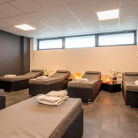 Hotel Western Plaza 4*
