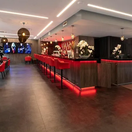 Hotel Western Plaza