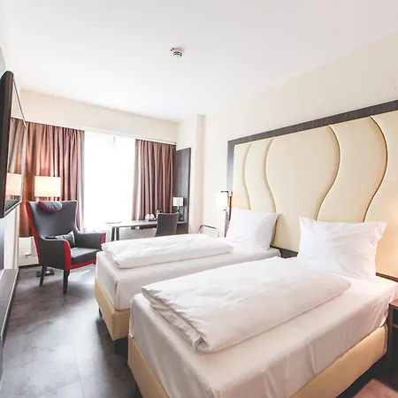 Western Plaza Hotel 4*