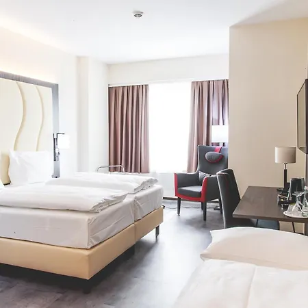 Western Plaza Hotel 4*