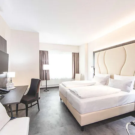 Western Plaza Hotel